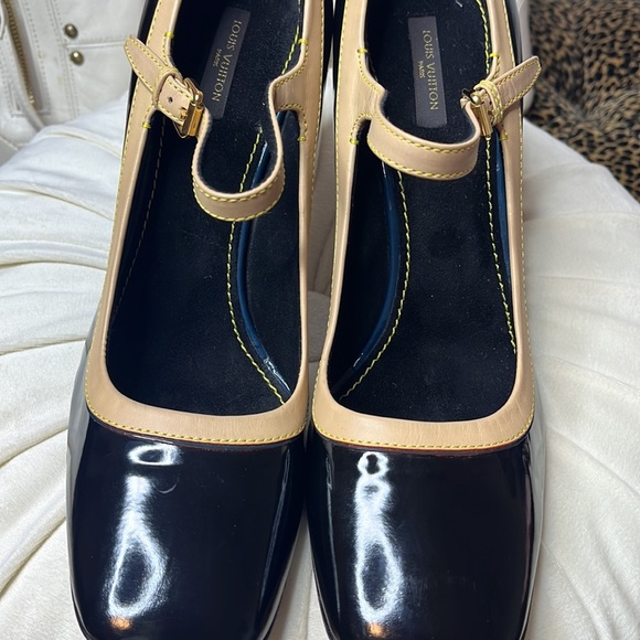LOUIS VUITTON Mary Janes - Picture 10 of 12